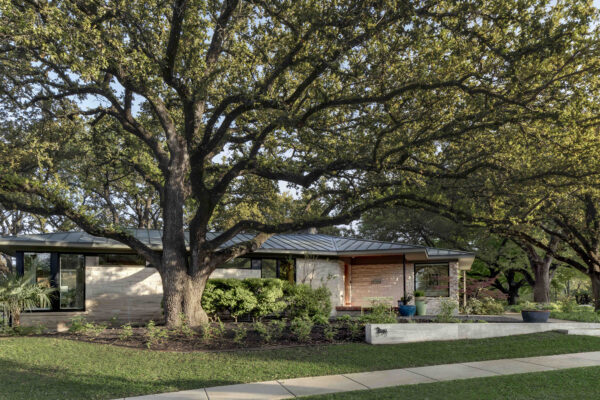 Medford Court Residence - Fort Worth Texas